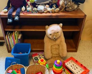 33 StuffiesBooksandFunThingsForKids