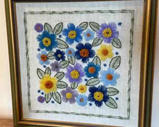 186 1970sWoodFramedFlowerYarnArt