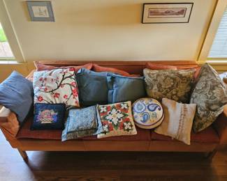 73 20ThrowPillows