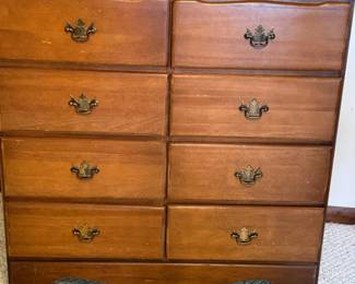 39 SmallerSize8DrawerDresser