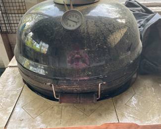 Ceramic grill in its own table.