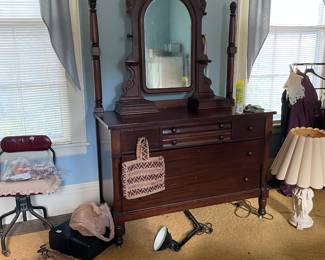 Beautiful dresser. Walnut?