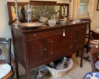Lovely sideboard. Previous owner was my client’s mother.
