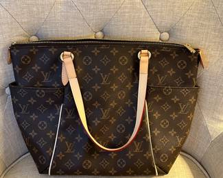 Louis Vuitton Monogram Totally MM Bag
