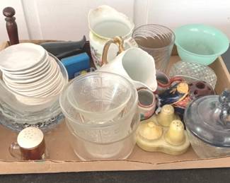 302 - Tray Lot of Assorted Items