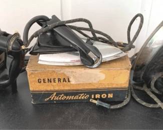 303 - Lot of 3 Vintage Electric Items You are buying a used as-is electric/electronic item. We do not guarantee all components are present, and if it is not expressly stated, it is untested.