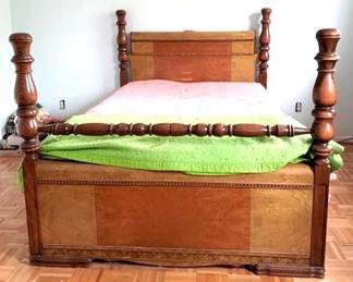 78 - Vintage Waterfall Full Size Bed w/ Bedding Includes Sealy Pillow Top Mattress, dated 2007 56 x 54 x 78