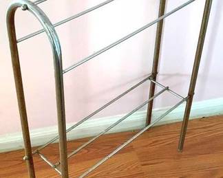 56 - Metal Quilt Stand - 28" x 20" x 6"