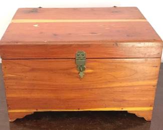 122 - Wood Jewelry Box - 8" x 10" x 6"