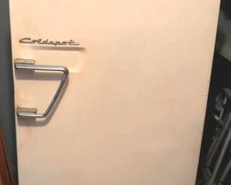217 - Coldspot Vintage Refrigerator - 60" x 31" x 26" You are buying a used as-is electric/electronic item. We do not guarantee all components are present, and if it is not expressly stated, it is untested.
