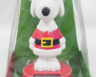1141 - Peanuts Solar Bobbler with Box 5"