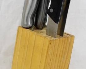 472 - Messian Knife Block