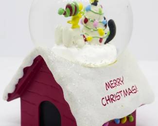 1132 - Hallmark Peanuts Snowglobe 3.5"