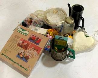 4304x - Lot of Assorted Items