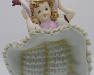1172 - Porcelain Figure 5.5"
