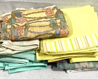 4215 - Lot of Assorted Linens
