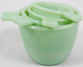 1085 - 4 Jadeite Measuring Cups