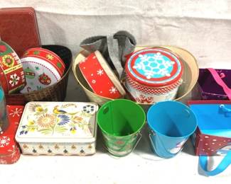 4248 - Lot of Assorted Metal Tins
