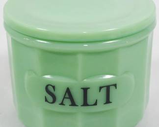 1083 - Jadeite Salt Container 4"