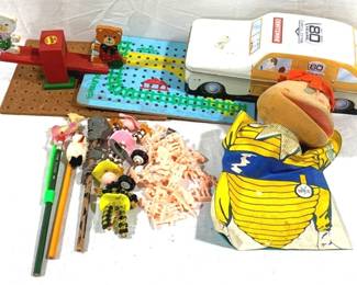9593 - Lot of Assorted Items