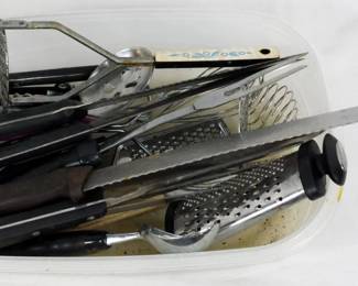 489 - Assorted Utensils