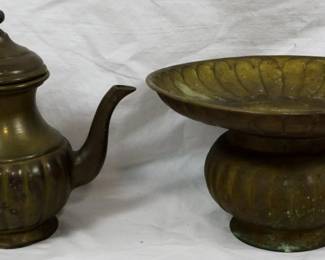 532 - 2 Vintage Metal Items