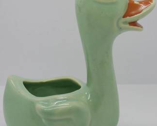 1174 - USA Pottery Duck Figure 5"