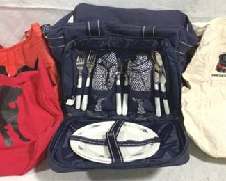 4246 - Lot of Canvas Bags & Picnic Set