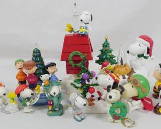 1166 - Assorted Peanuts Ornaments