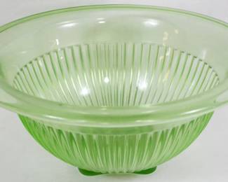983 - Uranium Green Glass Mixing Bowl 4.5x10"