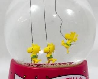 1116 - Snoopy Snowglobe 6.5"