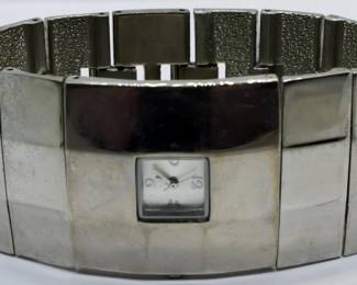 505 - Ladies Watch You are buying a used as-is electric/electronic item. We do not guarantee all components are present, and if it is not expressly stated, it is untested.