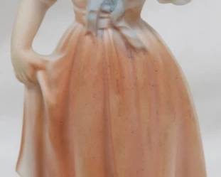 902 - Ardco Porcelain Figurine 6.5"