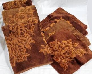 722 - Fieldcrest Bath Towels & Washclothes 3 Bath Towels 4 Washclothes