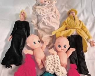 4287 - Lot of Vintage Dolls