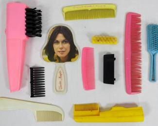 865 - Assorted Hair Brushes/Toys