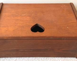 1078 - Wood Bread Box - 7" x 17" x 10"