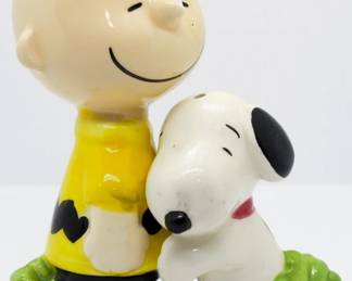 1140 - Peanuts Salt and Pepper Shakers 4.5"
