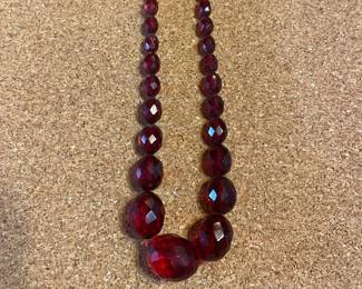Faceted Amber Necklace w/Graduating Stones? +Extra Larger Beads!