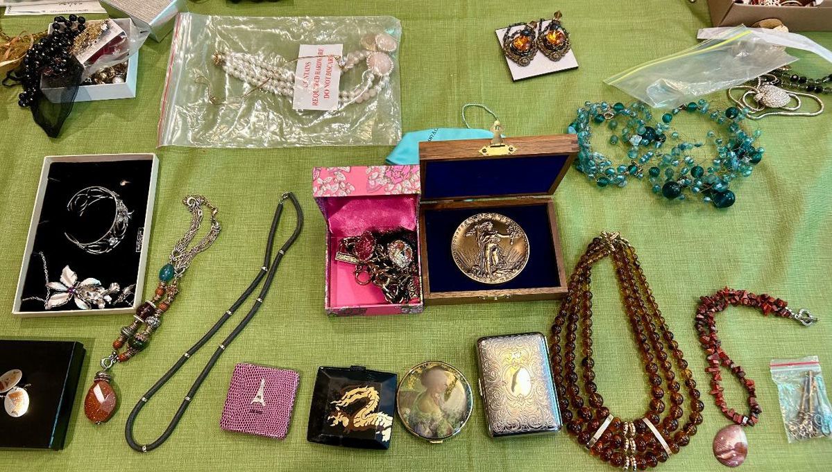 Over 500+ pieces of costume jewelry to pick through