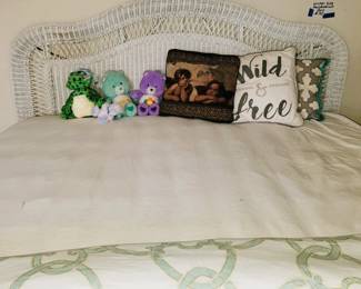 Wicker Bedroom Suite: King bed set, 2 side tables and chest of drawers