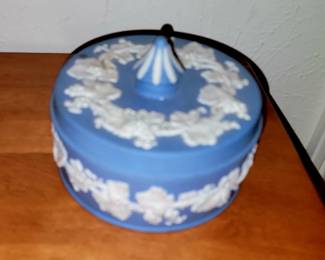 Jasparware box with lid