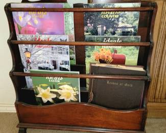 Wood magazine rack