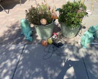 Fabulous Front Yard Frog And Mushroom Decor