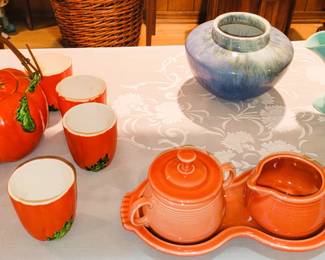 Pottery, Fiesta old sugar/creamer and pumpkin set
