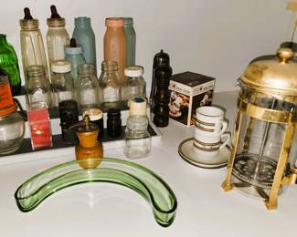 Retro kitchen items