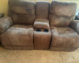 Sofa w 2 recliners