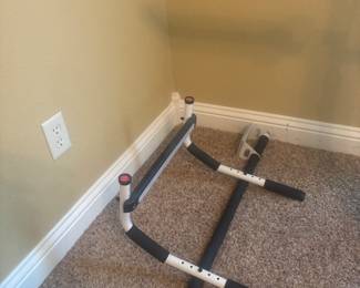 Pull up bar