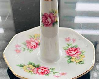 Vintage porcelain ring holder