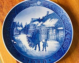 Royal Copenhagen Denmark 1980 Christmas Plate 